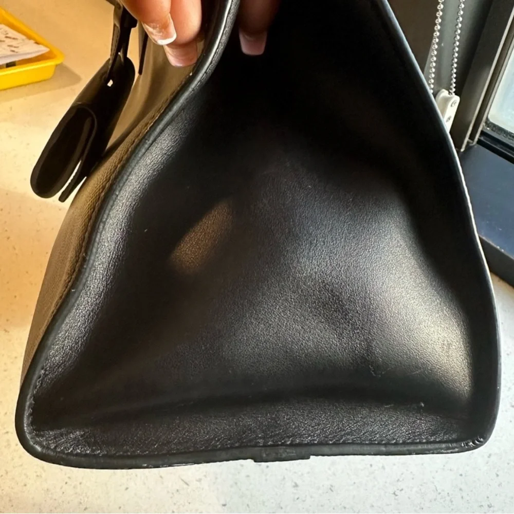 Prada Black Saffiano Leather Medium Monochrome Tote Bag - Picture 6 of 8